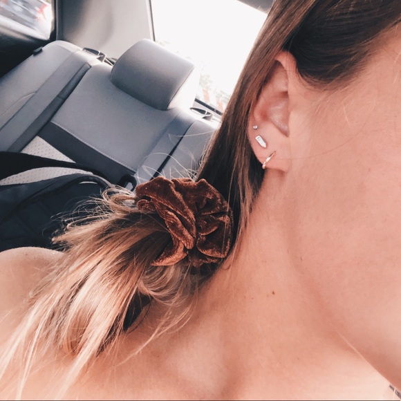 3 Velvet Scrunchies Mystery Box - Picture 4 of 5